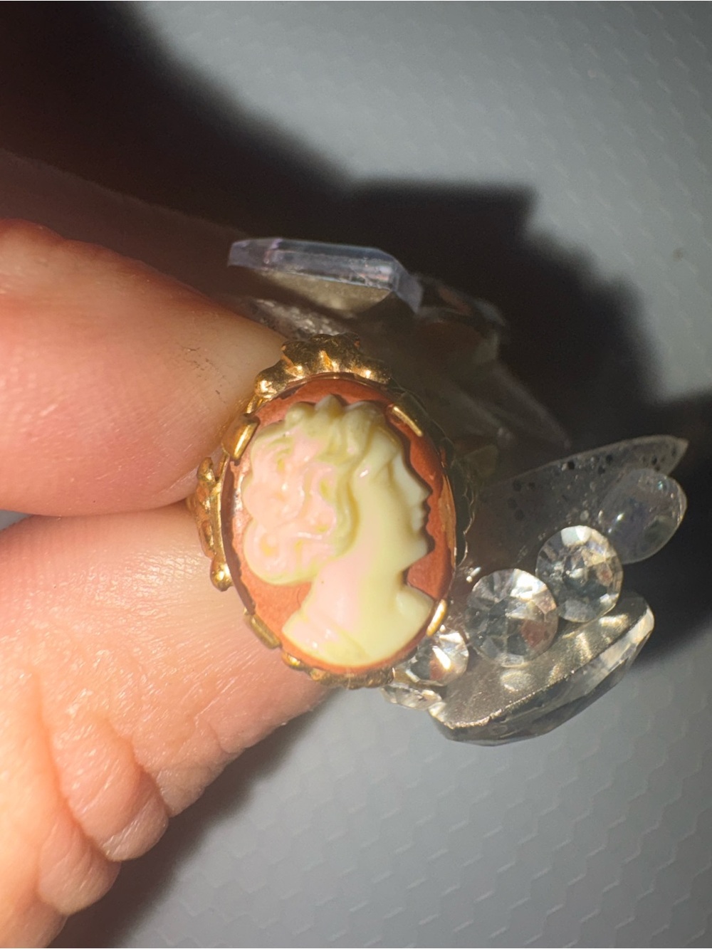 Vintage Classic Cameo Profile Ring in Cream and Coral
